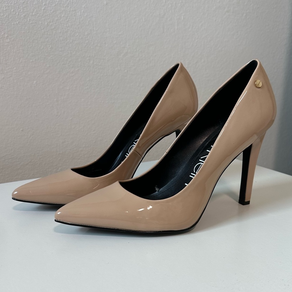 NWOT - Calvin Klein - Brady Pump Stiletto Beige 4-in Heel (size 11)
